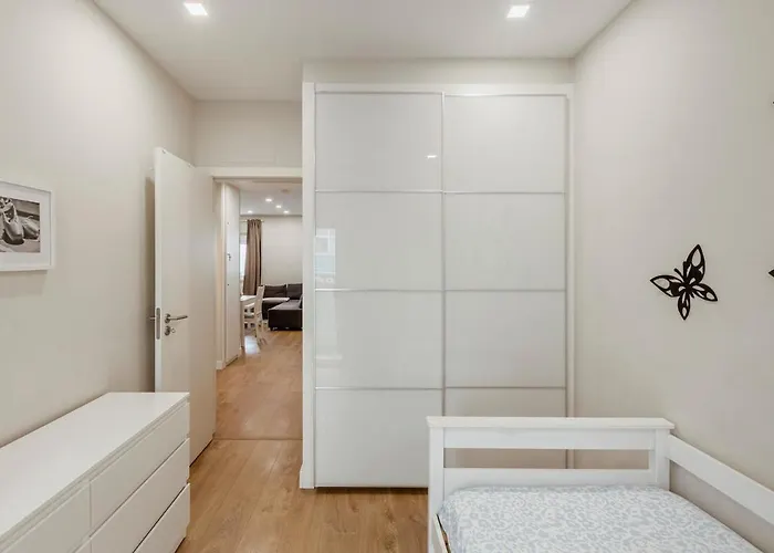 2-bedroom Gem Daire *